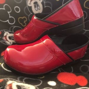 New Dansko Professional Patent Leather Clogs